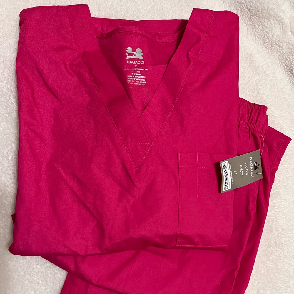 Medium Dagacci Scrub Set